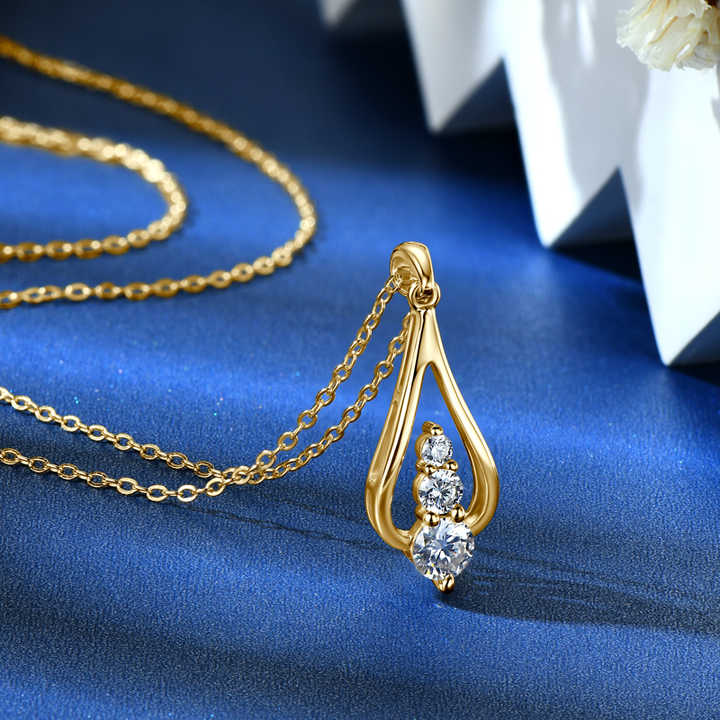 Elegant Moissanite Waterdrop Pendant Necklace – 5mm, 3.5mm, 2.5mm Stones