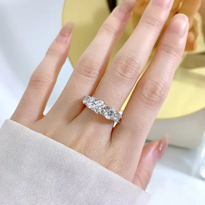 Luxury Moissanite Ring - 6.5mm Round Cut
