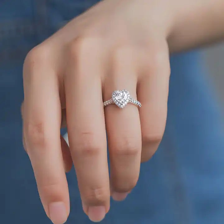 Heart-Shaped Moissanite Ring - 1 Carat 6.5mm Gemstone