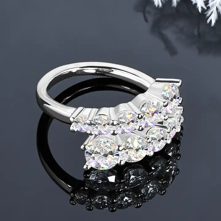 5.5mm Moissanite Twist Shank Engagement Ring - Luxury Design