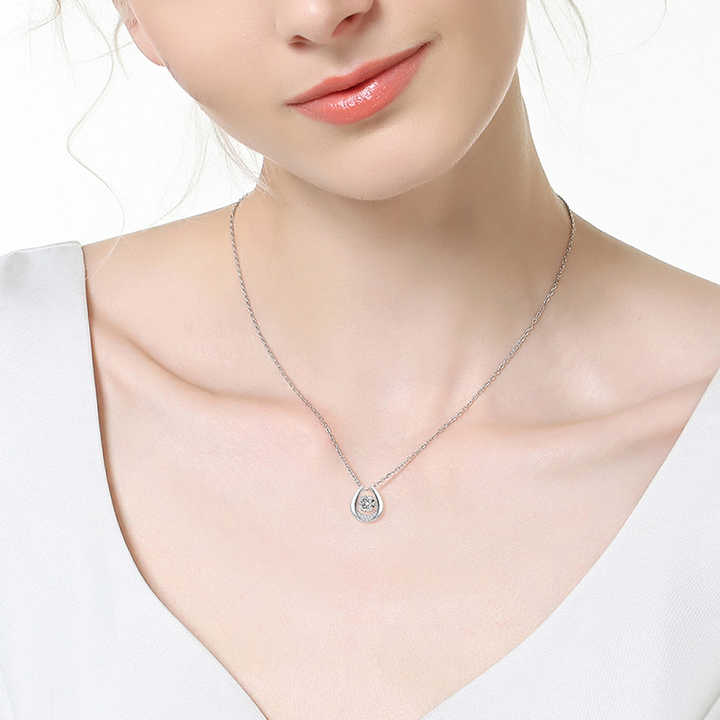 Lucky Horseshoe Pendant Necklace with 0.8ct Moissanite – D-Color Dancing Stone