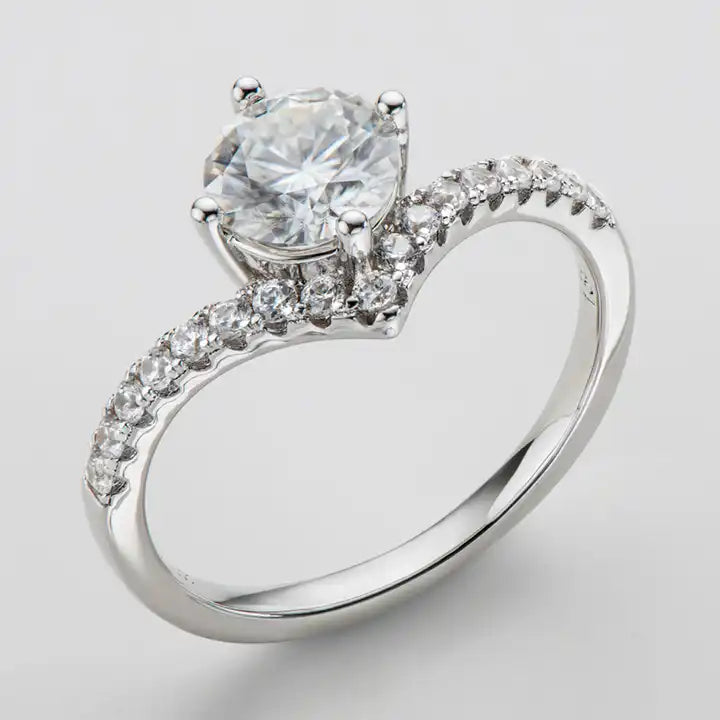 1CT Moissanite V-Shaped Engagement Ring - Modern Round Brilliant Design