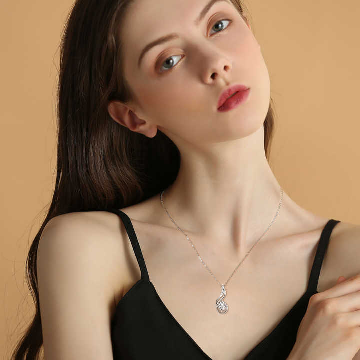 Moissanite Pendant Necklace with 2.0 Carat Round Brilliant-Cut Stone