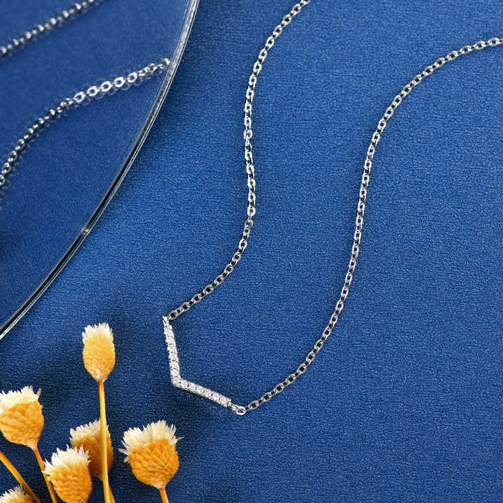 Minimalist V-Shape Pendant Necklace – Simple and Elegant