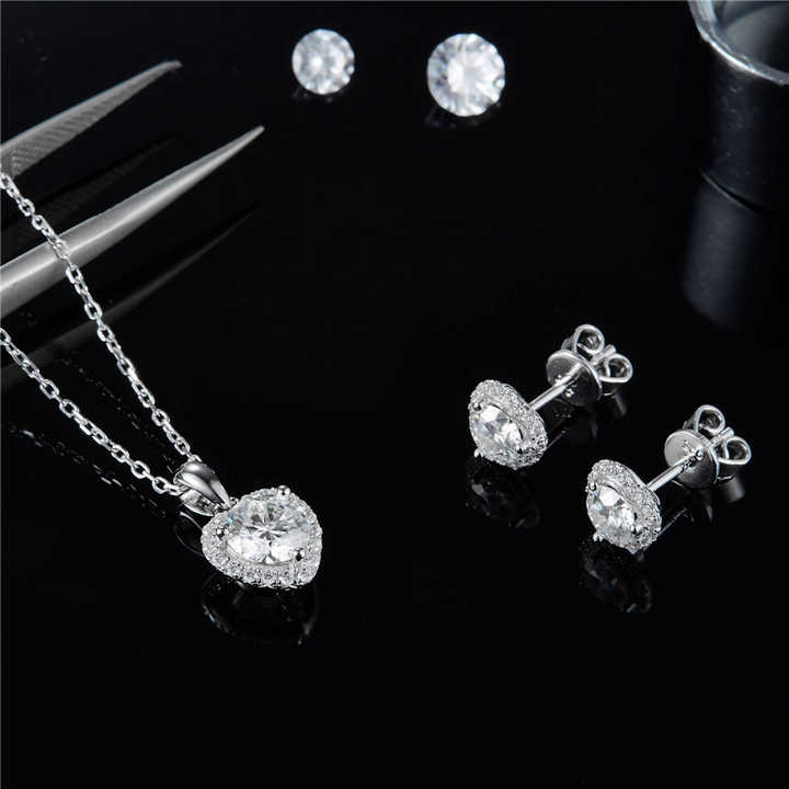 Heart Pendant Necklace with 1.0ct Moissanite – Romantic Wedding Gift