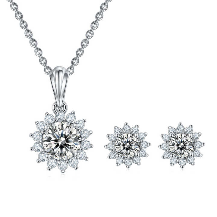 Sunflower Pendant Necklace with 1.0ct Moissanite – Elegant Floral Design