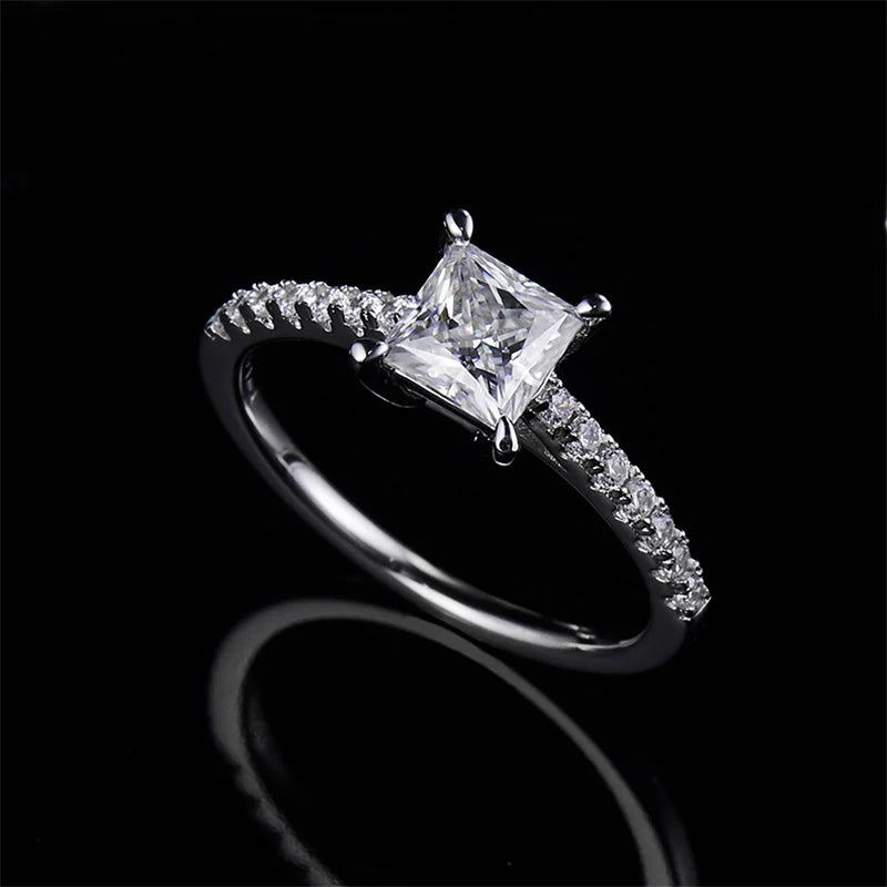 1ct Moissanite Engagement Ring - Round Cut, Brilliant & Eco-Friendly