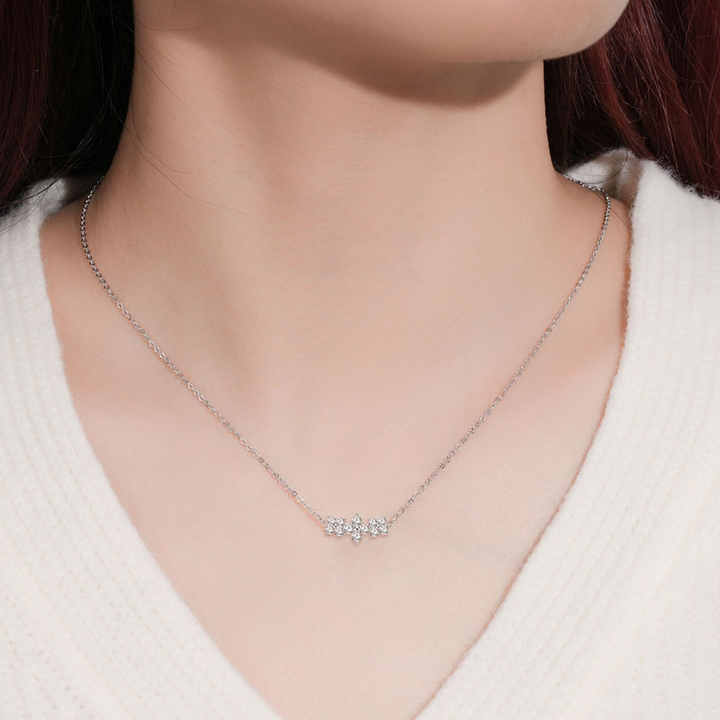 Four-Leaf Clover Moissanite Pendant Necklace – 3mm & 2.5mm Round VVS Moissanite, GRA Certified