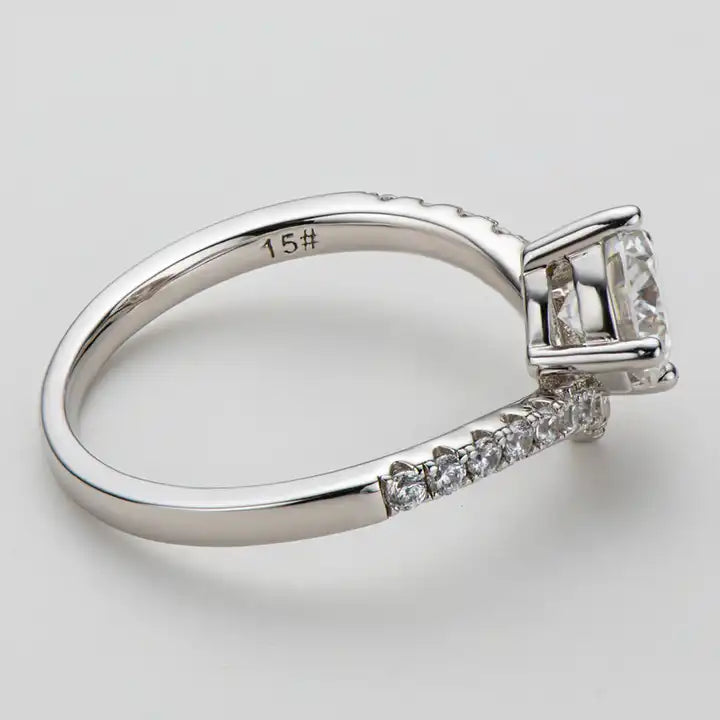1CT Moissanite V-Shaped Engagement Ring - Modern Round Brilliant Design
