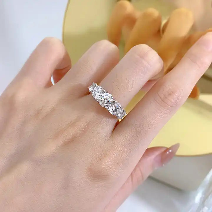 Luxury Moissanite Ring - 6.5mm Round Cut