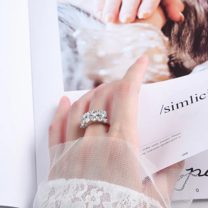 Round Cut Moissanite Ring