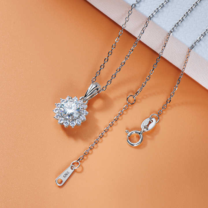 Sunflower Pendant Necklace with 1.0ct Moissanite – Elegant Floral Design
